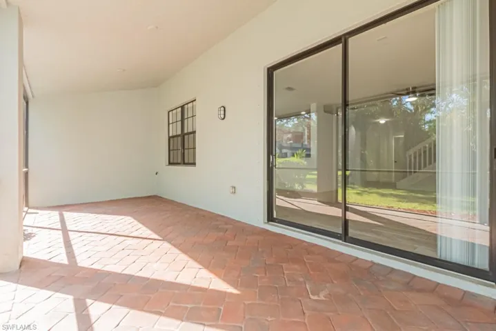 15496  Summit Place  CIR, Naples, FL 34119