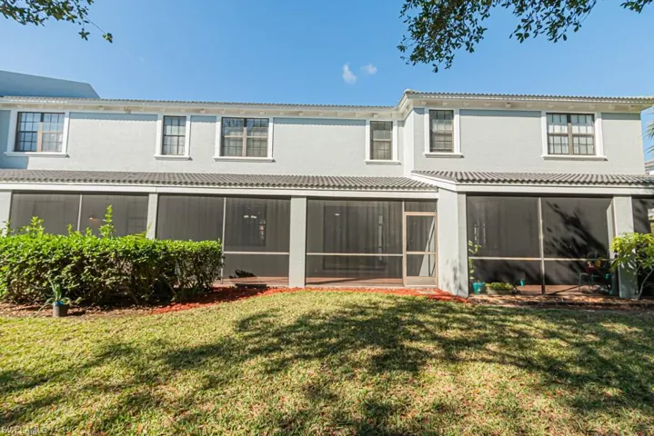 15496  Summit Place  CIR, Naples, FL 34119