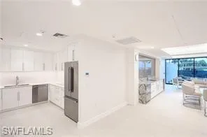 4001  Gulf Shore N BLVD, Naples, FL 34103