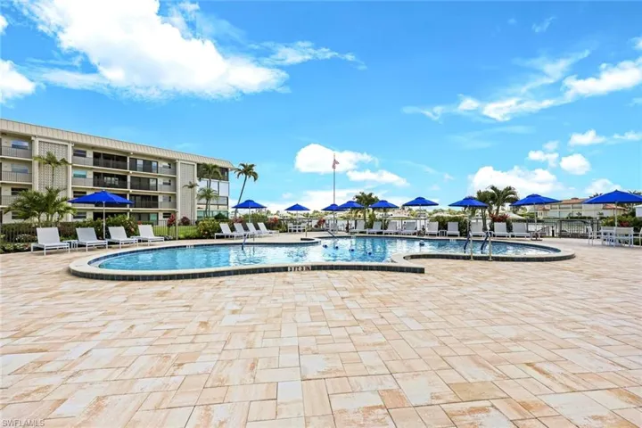 3200  Gulf Shore N BLVD, Naples, FL 34103