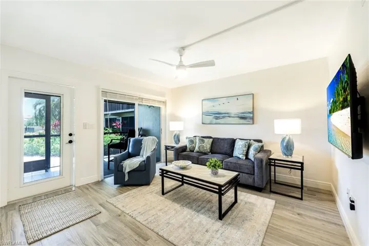 3200  Gulf Shore N BLVD, Naples, FL 34103