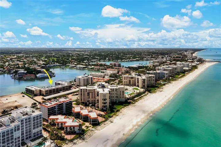 3200  Gulf Shore N BLVD, Naples, FL 34103