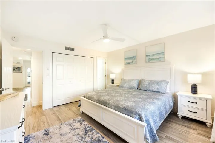 3200  Gulf Shore N BLVD, Naples, FL 34103