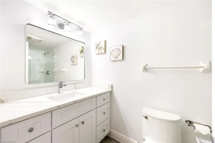 3200  Gulf Shore N BLVD, Naples, FL 34103