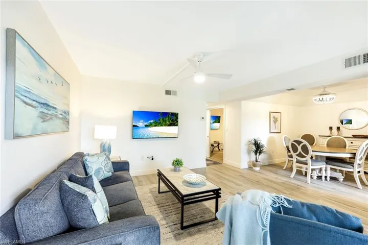 3200  Gulf Shore N BLVD, Naples, FL 34103