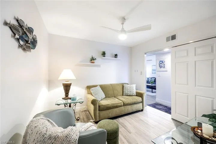 3200  Gulf Shore N BLVD, Naples, FL 34103