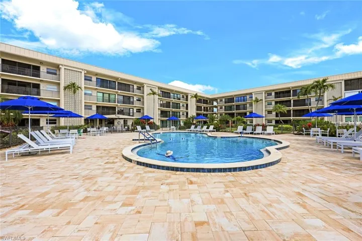 3200  Gulf Shore N BLVD, Naples, FL 34103