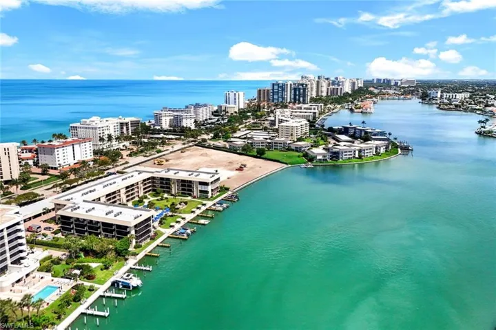 3200  Gulf Shore N BLVD, Naples, FL 34103