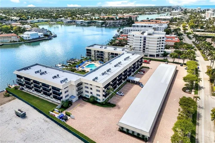 3200  Gulf Shore N BLVD, Naples, FL 34103