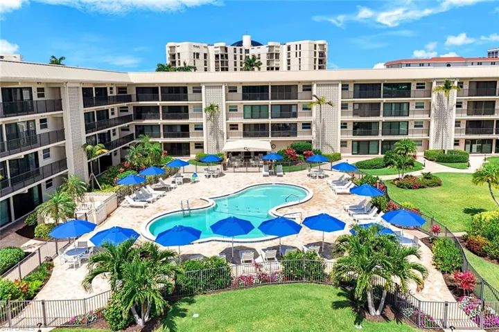 3200  Gulf Shore N BLVD, Naples, FL 34103