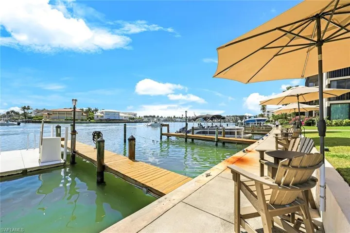 3200  Gulf Shore N BLVD, Naples, FL 34103