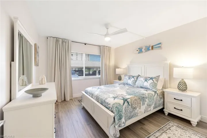 3200  Gulf Shore N BLVD, Naples, FL 34103