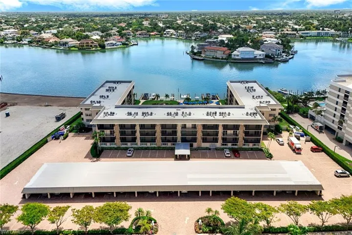 3200  Gulf Shore N BLVD, Naples, FL 34103