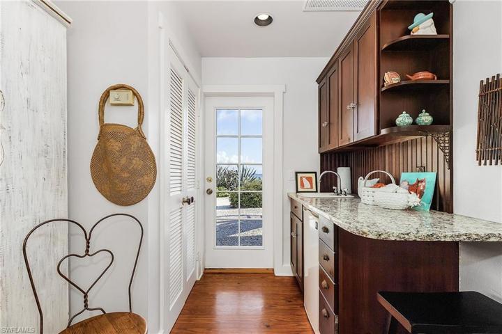 Kitchenette in guest apartment