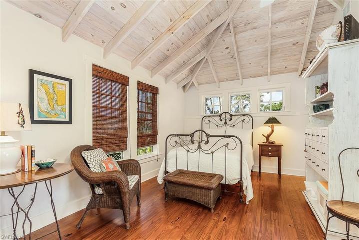 Bedroom in guest apartment