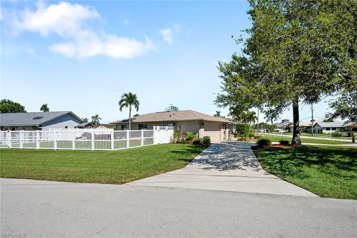 1931 SE 26th  ST, Cape Coral, FL 33904