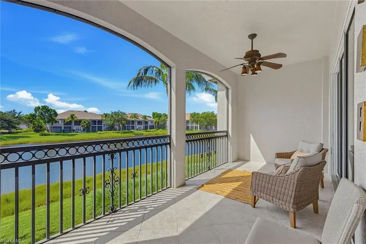 9238 Tesoro Ln 203, Naples, Florida 34114