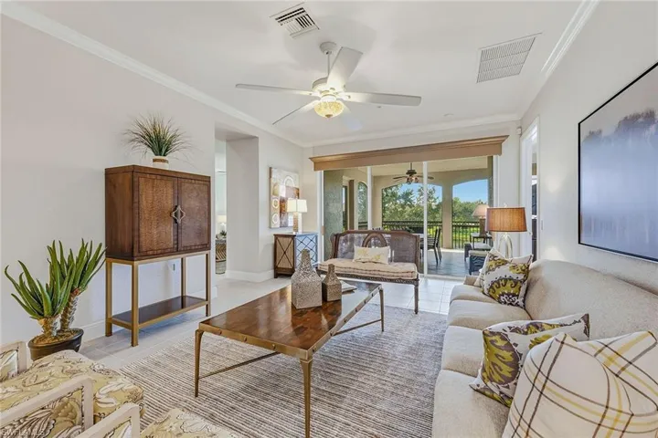 9238 Tesoro Ln 203, Naples, Florida 34114