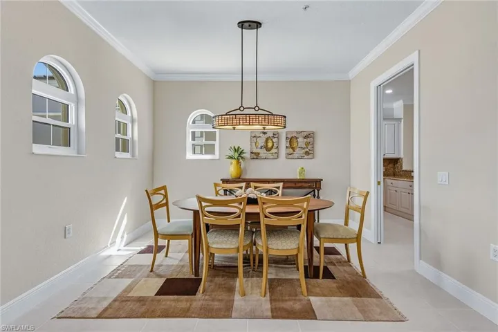 9238 Tesoro Ln 203, Naples, Florida 34114