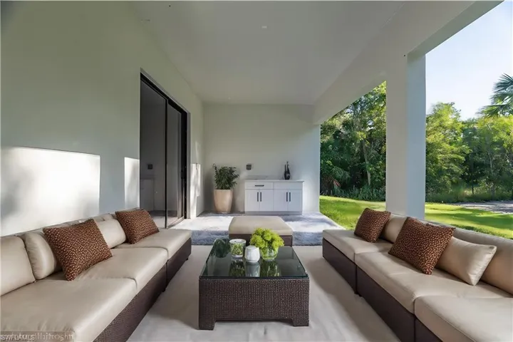 View of patio / terrace with an outdoor living space