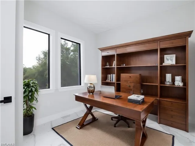 Office - image virtually staged