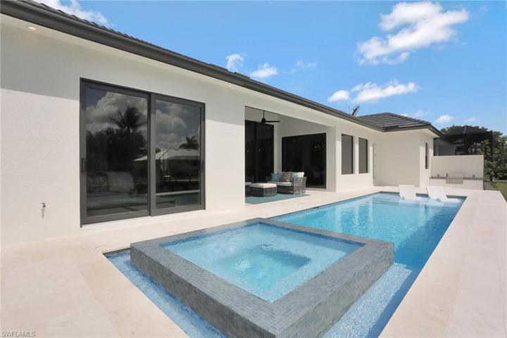 Spa and Pool - Builder Example