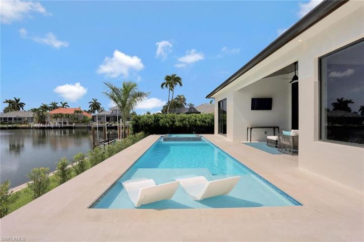 Pool and Spa - Builder Example
