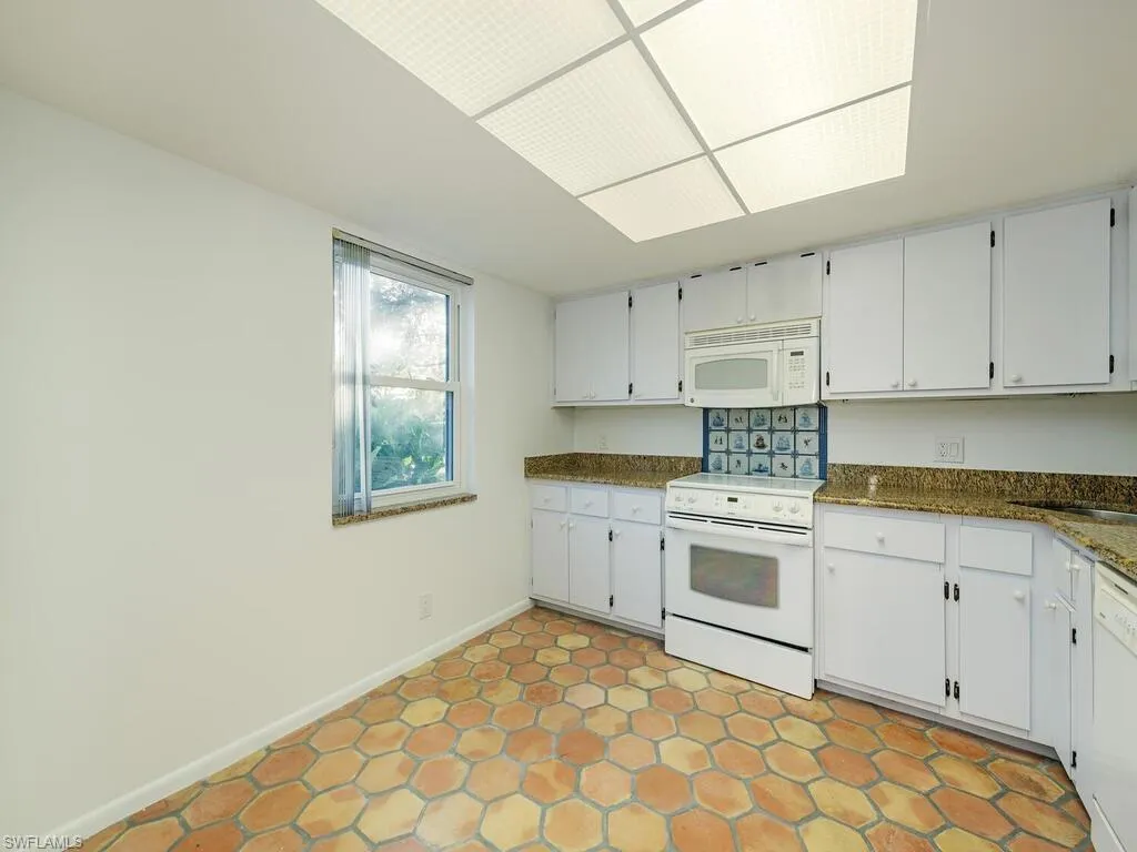 1940A Bald Eagle DR, Naples, FL 34105,224088086