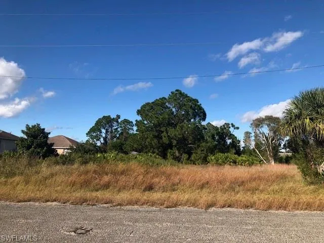 855  Brazos E ST, Lehigh Acres, FL 33974