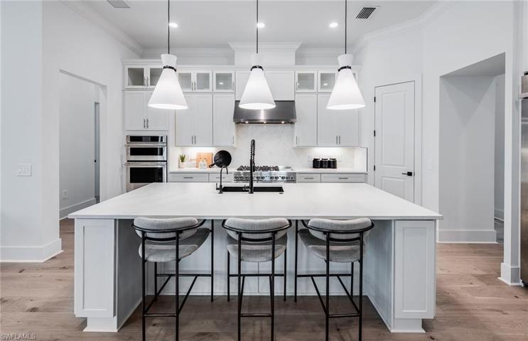 Photo of furnished model, options may vary.