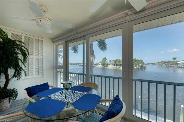 Huge intersecting canal views