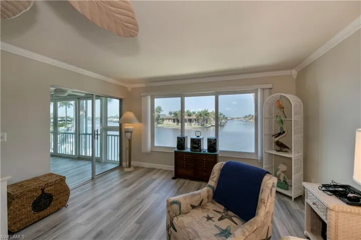 Living room looking towards lanai