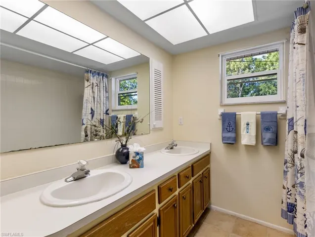 Full Guest bath with tub and dual sink vanity