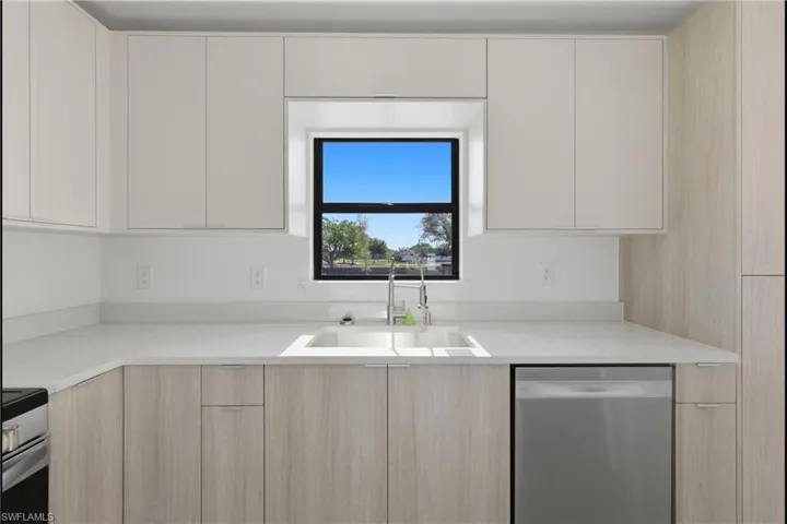 1906 Ne 16th Pl, Cape Coral, Florida 33909