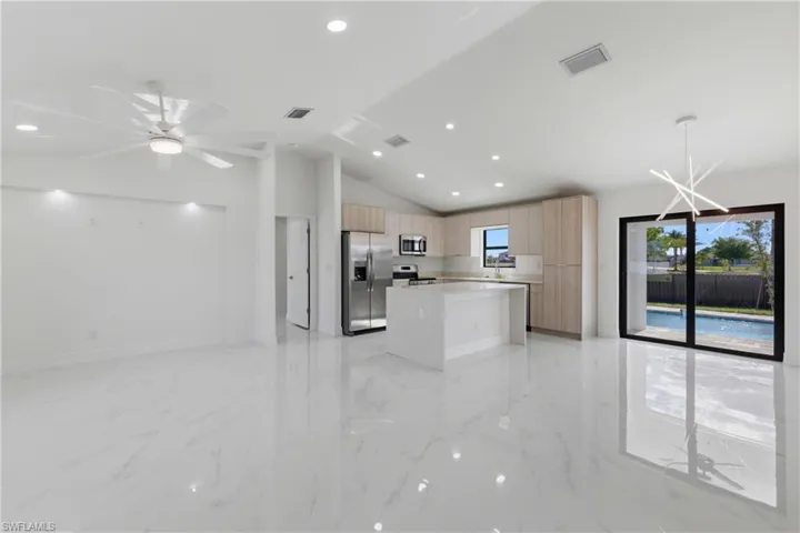 1906 Ne 16th Pl, Cape Coral, Florida 33909