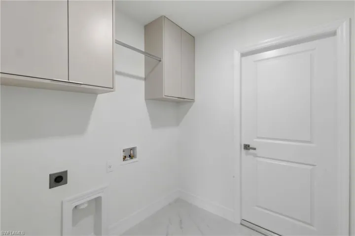 1906 Ne 16th Pl, Cape Coral, Florida 33909