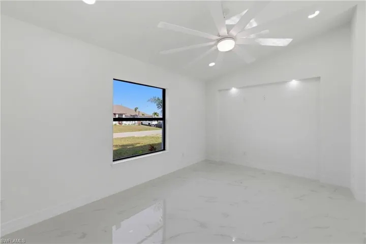 1906 Ne 16th Pl, Cape Coral, Florida 33909