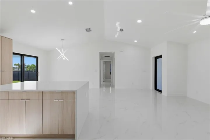 1906 Ne 16th Pl, Cape Coral, Florida 33909