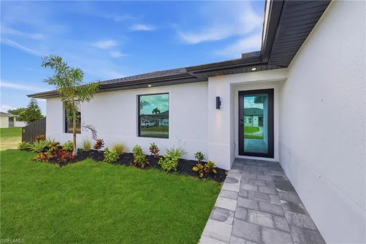 1906 Ne 16th Pl, Cape Coral, Florida 33909