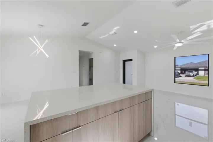 1906 Ne 16th Pl, Cape Coral, Florida 33909