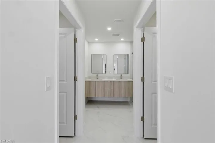 1906 Ne 16th Pl, Cape Coral, Florida 33909