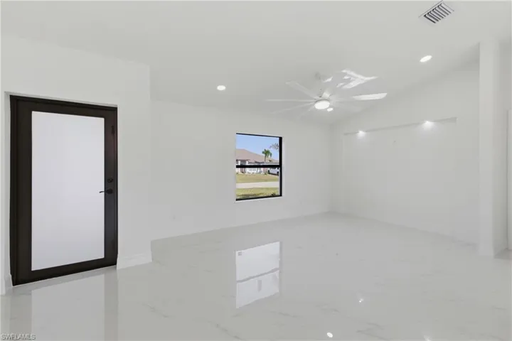 1906 Ne 16th Pl, Cape Coral, Florida 33909