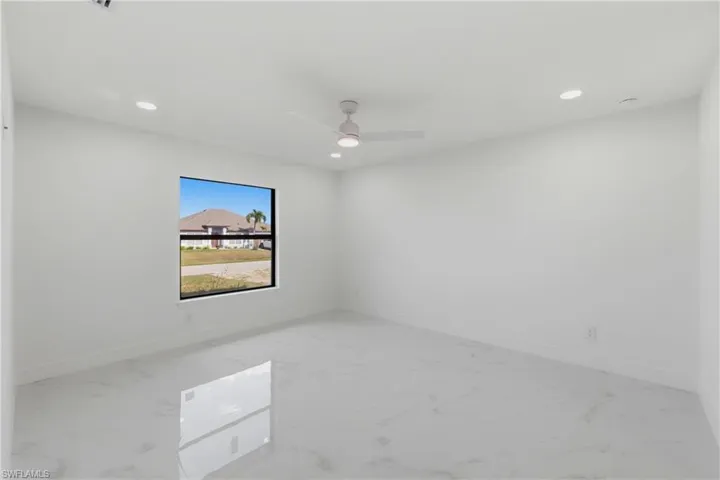 1906 Ne 16th Pl, Cape Coral, Florida 33909