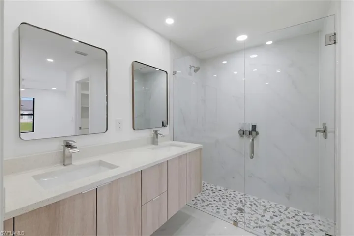 1906 Ne 16th Pl, Cape Coral, Florida 33909