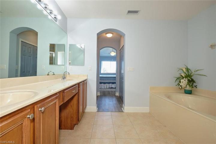 3332  Dandolo  CIR, CAPE CORAL, FL 33909