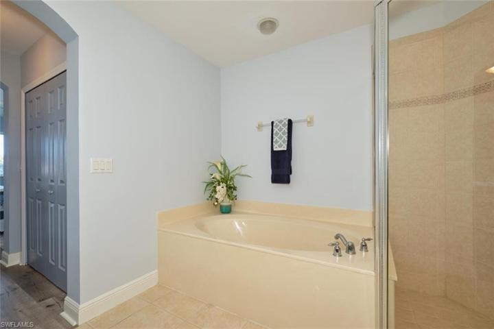 3332  Dandolo  CIR, CAPE CORAL, FL 33909