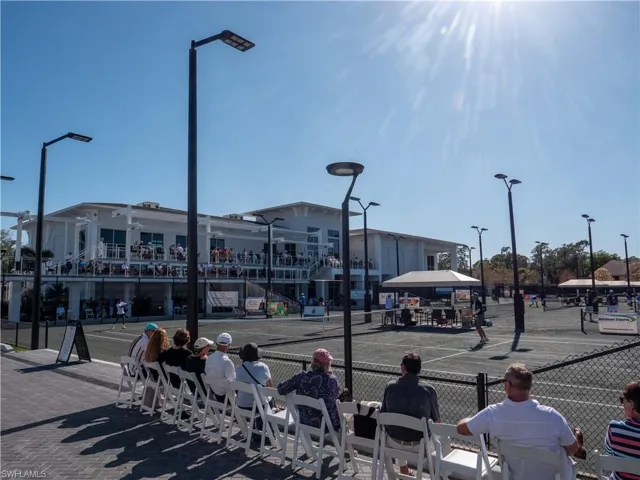 Robust Tennis Program & Tennis Center