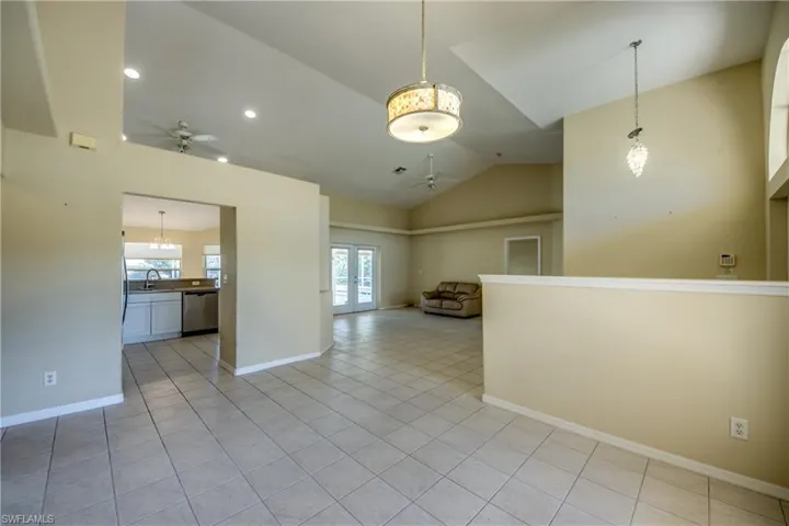 1821 Sw 41st St, Cape Coral, Florida 33914