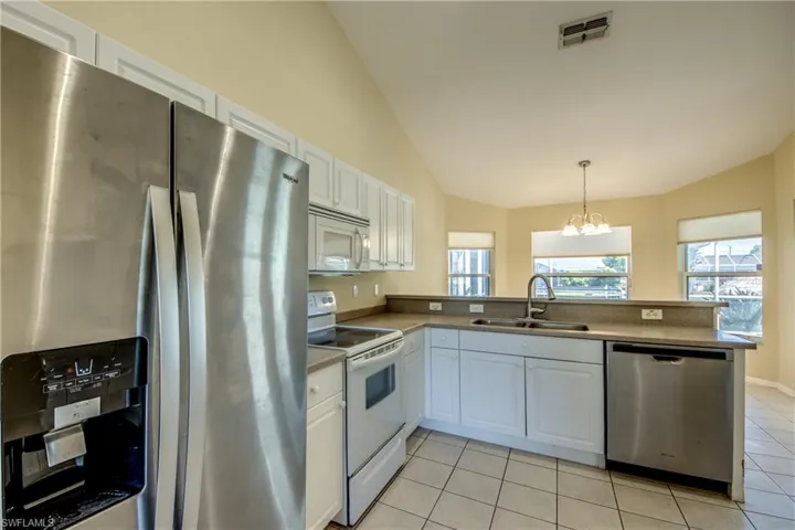 1821 Sw 41st St, Cape Coral, Florida 33914