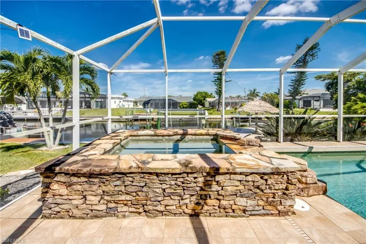 1821 Sw 41st St, Cape Coral, Florida 33914